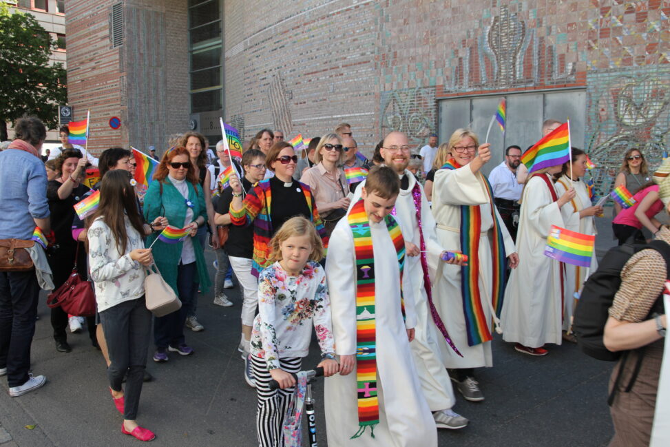 Kirkens Bymisjon er med og feirer Pride i Oslo