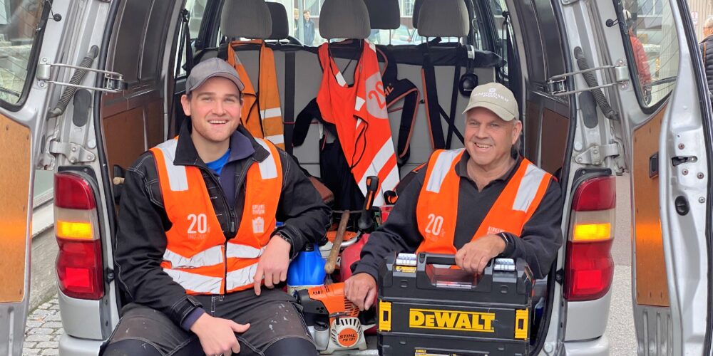 Fredrik Pettersen Sandvik og Olav Amundsen, arbeidsveiledere i Vaktmestertjenesten i Kongsberg.